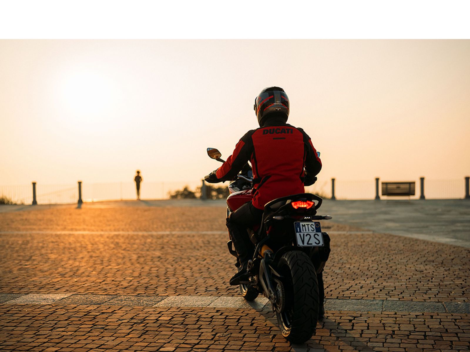 Мотоцикл DUCATI Multistrada V2 (RED) 2026